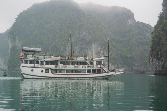 Swan Cruises - Halong Bay